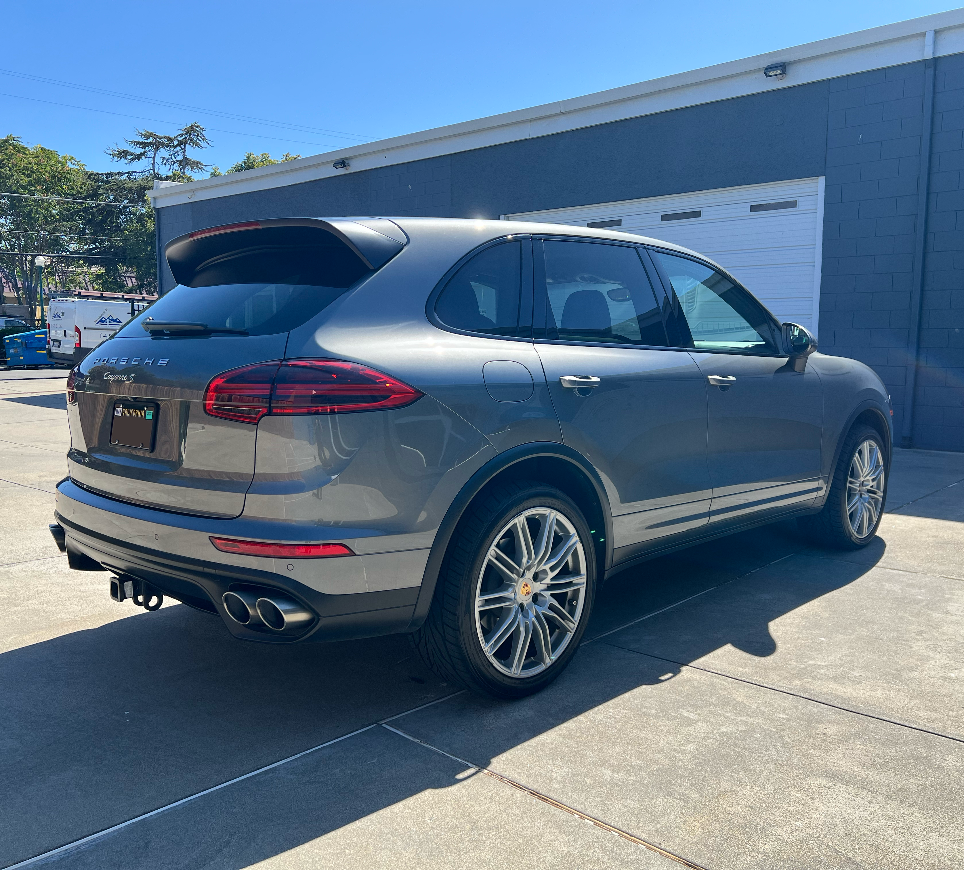 Used 2015 Porsche Cayenne S AWD/4WD image 9