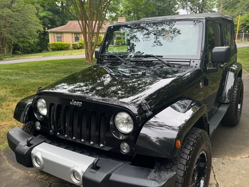 Used 2014 Jeep Wrangler Sahara w/ Connectivity Group AWD/4WD image 2