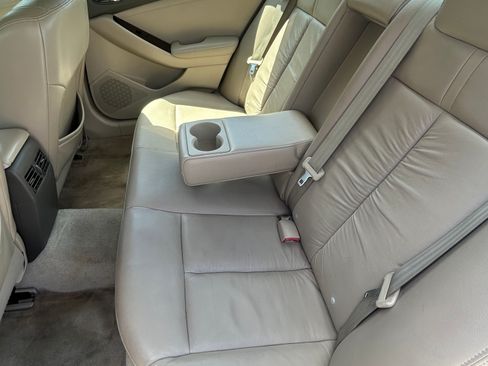 Used 2010 Nissan Altima 3.5 SR w/ Premium Pkg FWD image 12