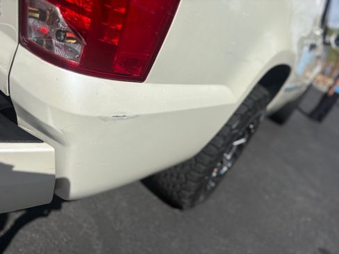 Used 2010 Cadillac Escalade EXT Premium image 13