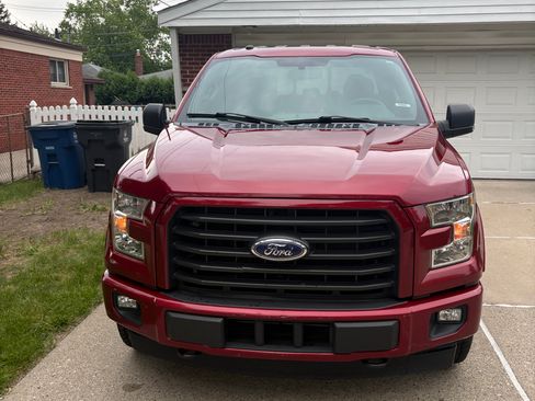 Used 2017 Ford F150 XLT w/ Equipment Group 302A Luxury AWD/4WD image 4