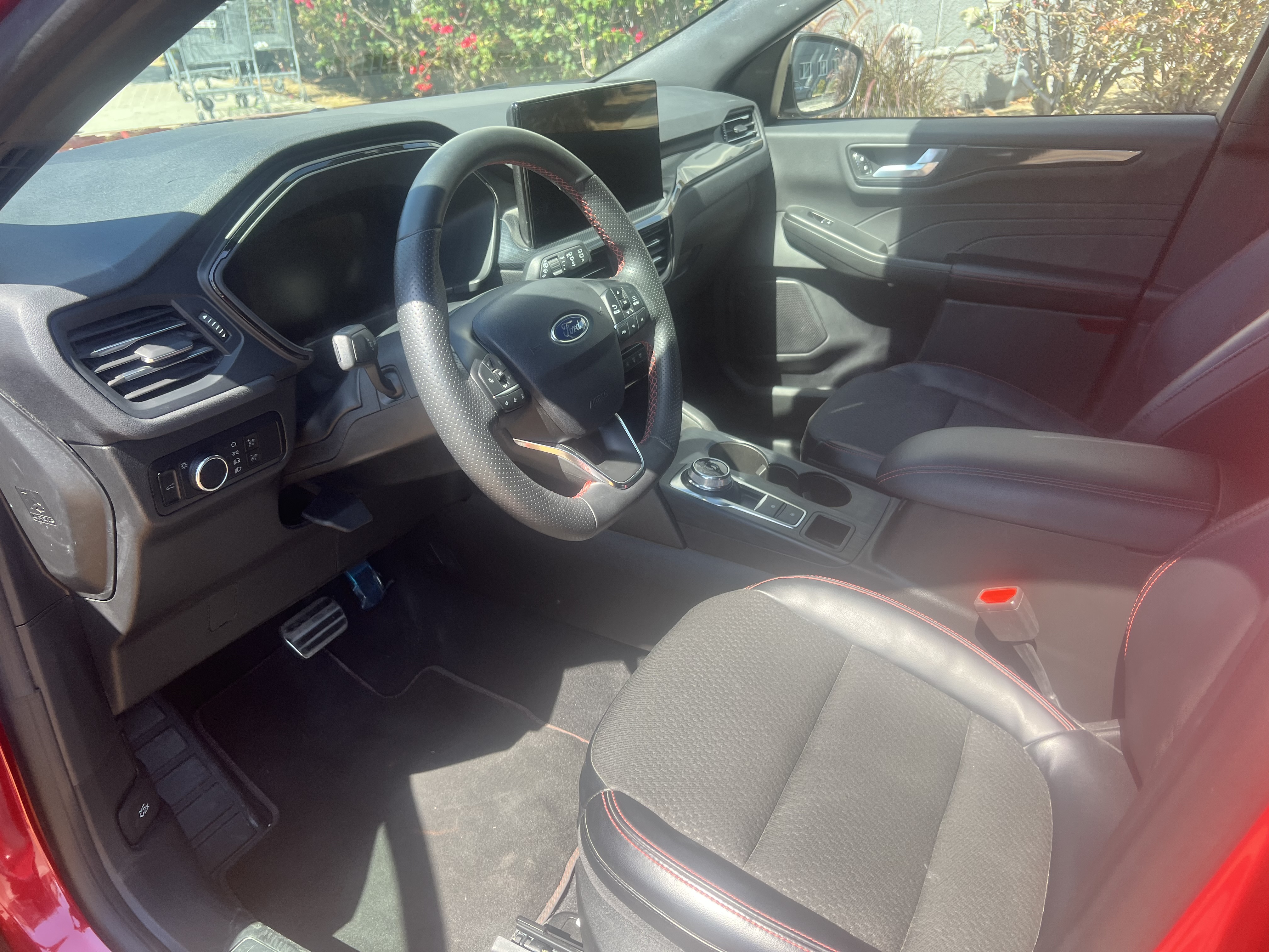 Used 2023 Ford Escape ST-Line w/ Tech Pack #1 FWD image 9