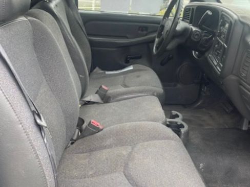 Used 2004 Chevrolet Silverado 3500 2WD Regular Cab image 9