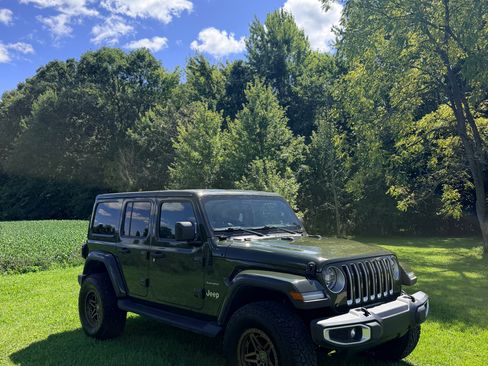 Used 2021 Jeep Wrangler Unlimited Sahara w/ Uconnect 4C Nav & Sound Group AWD/4WD image 10