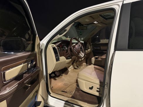 Used 2018 RAM 1500 Laramie w/ Convenience Group image 9