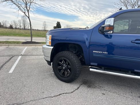 Used 2014 Chevrolet Silverado 2500 LTZ w/ LTZ Plus Package image 4
