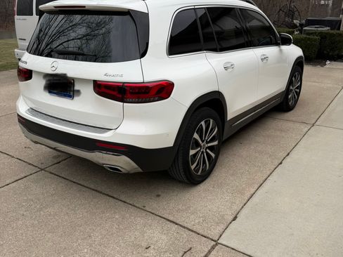 Used 2023 Mercedes-Benz GLB 250 250 4MATIC Sport Utility 4D image 8