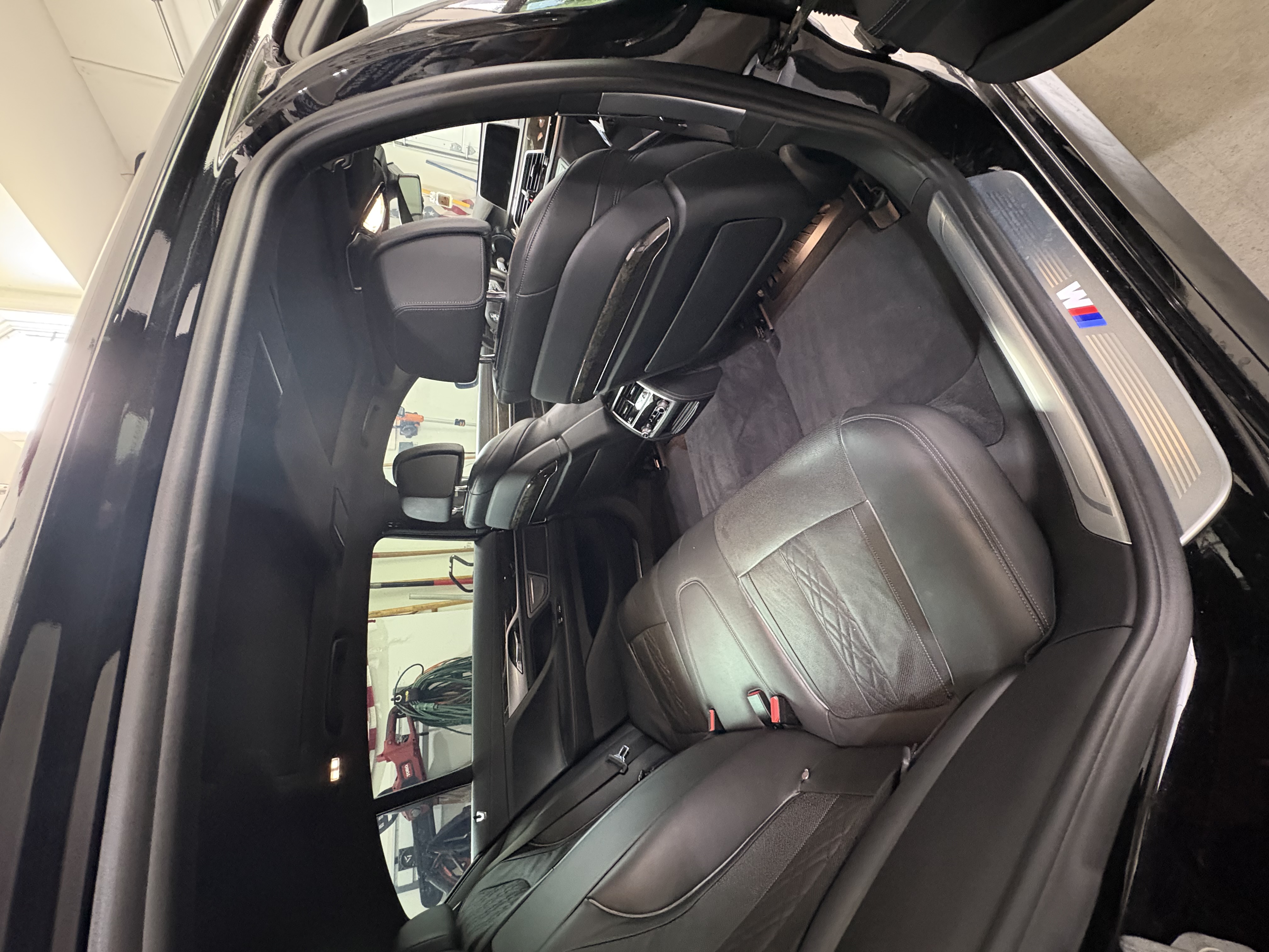 Used 2019 BMW 750i w/ M Sport Package RWD image 6
