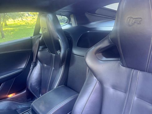 Used 2015 Jaguar F-TYPE R RWD image 10