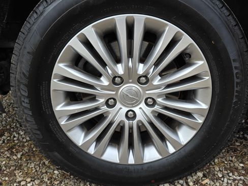 Used 2013 Chrysler Town & Country Touring-L w/ Driver Convenience Group image 18