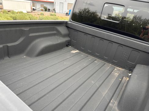 Used 2020 Jeep Gladiator Sport image 12