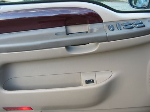 Used 2001 Ford Excursion Limited AWD/4WD image 17