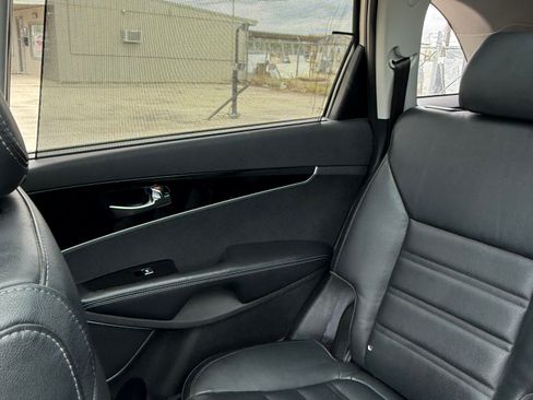 Used 2016 Kia Sorento SX image 20