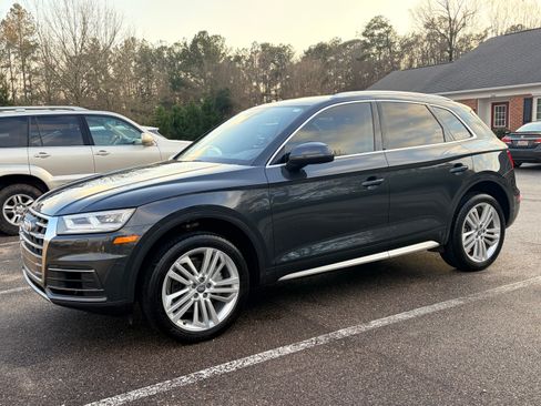 Used 2020 Audi Q5 2.0T Premium Plus w/ Premium Plus Package AWD/4WD image 6