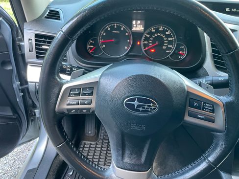 Used 2013 Subaru Legacy 2.5i Premium image 25