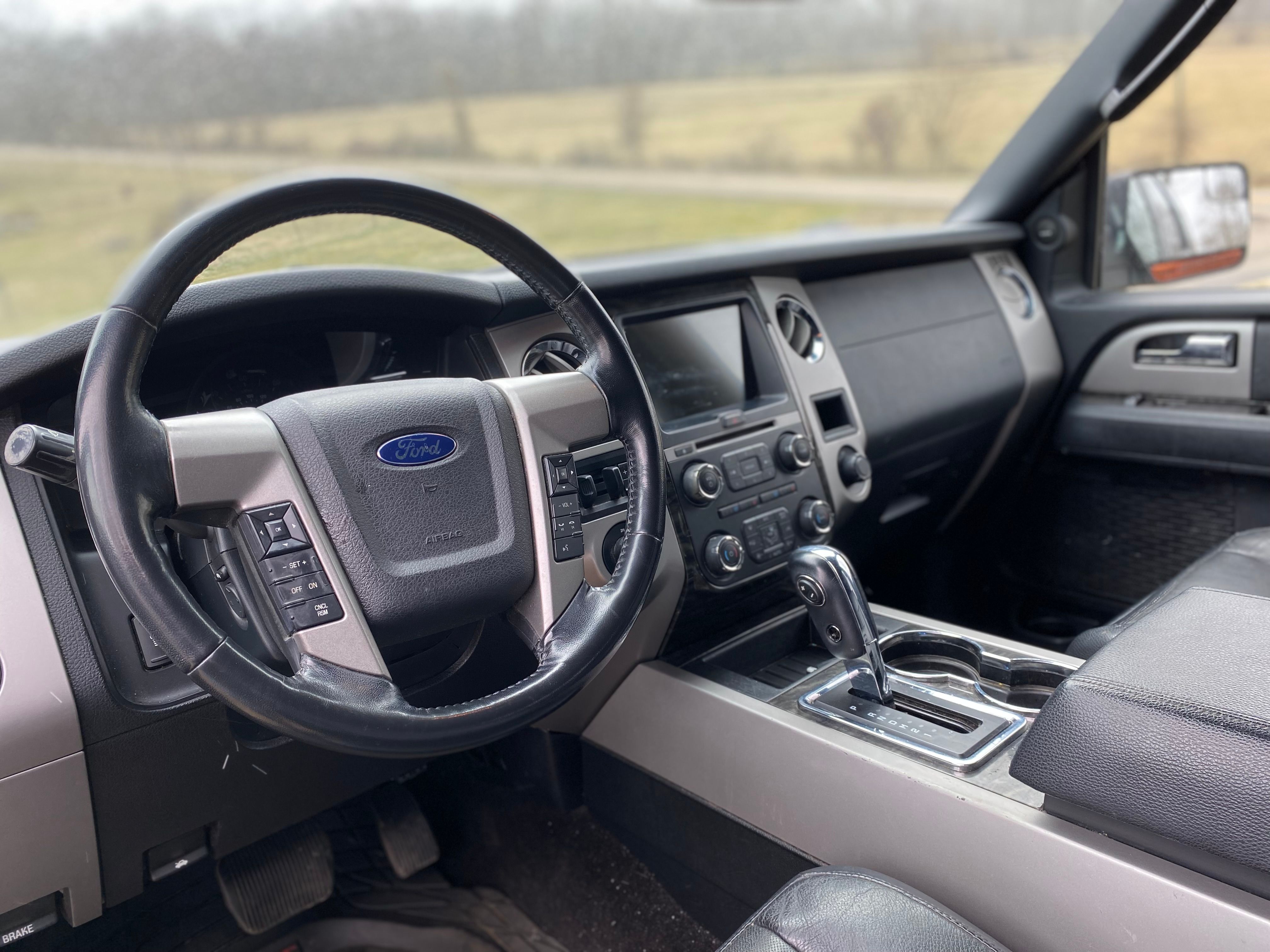Used 2016 Ford Expedition Limited AWD/4WD image 6