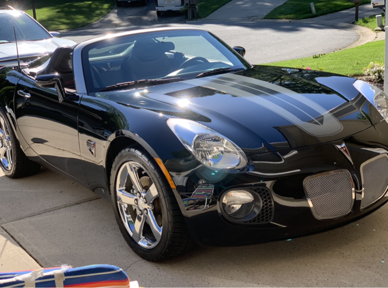 Used 2008 Pontiac Solstice GXP w/ Premium Package RWD image 10