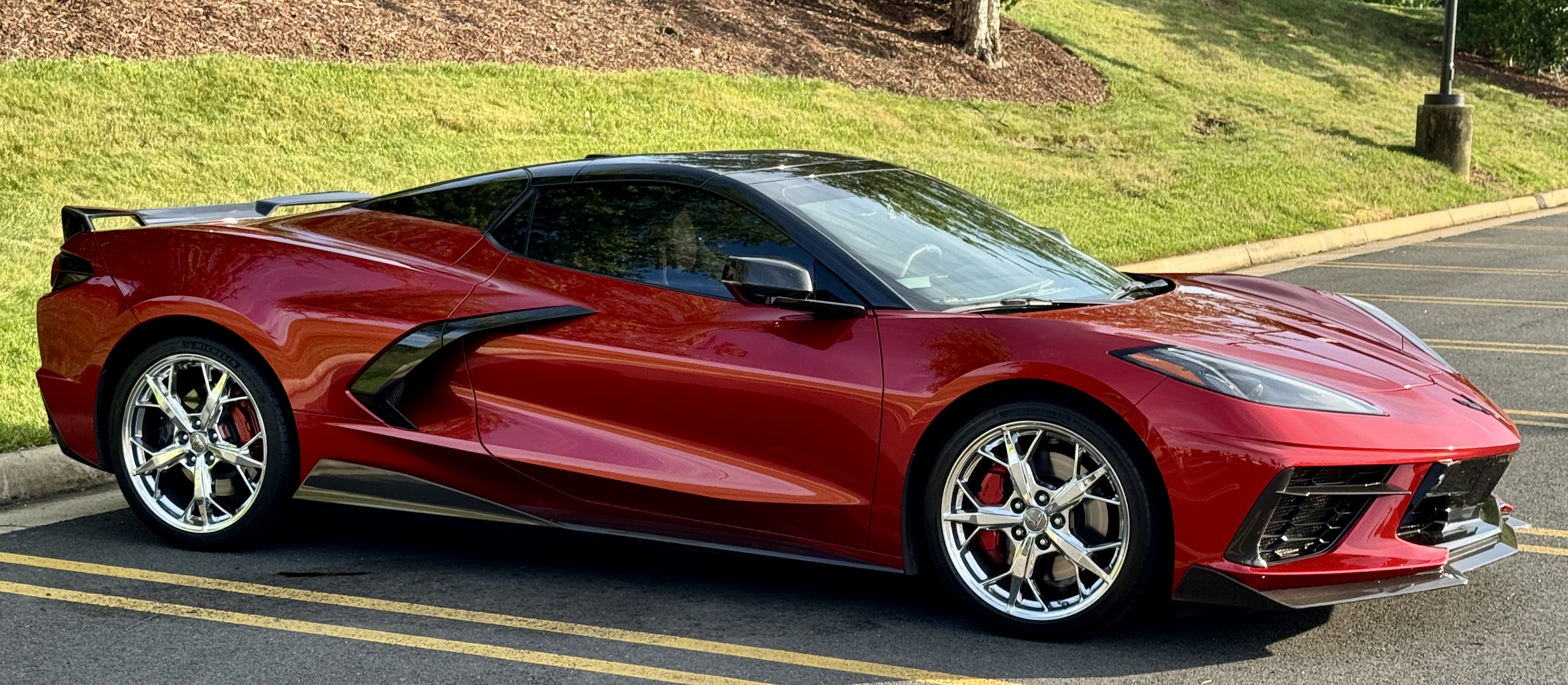 Used 2022 Chevrolet Corvette Stingray Premium Conv w/ Z51 Performance Package RWD image 2