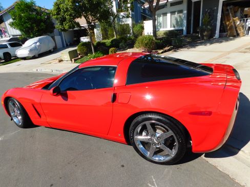 Used 2006 Chevrolet Corvette Coupe image 8