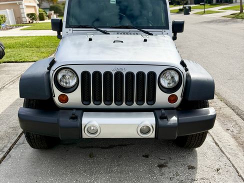 Used 2010 Jeep Wrangler Unlimited Sport image 2