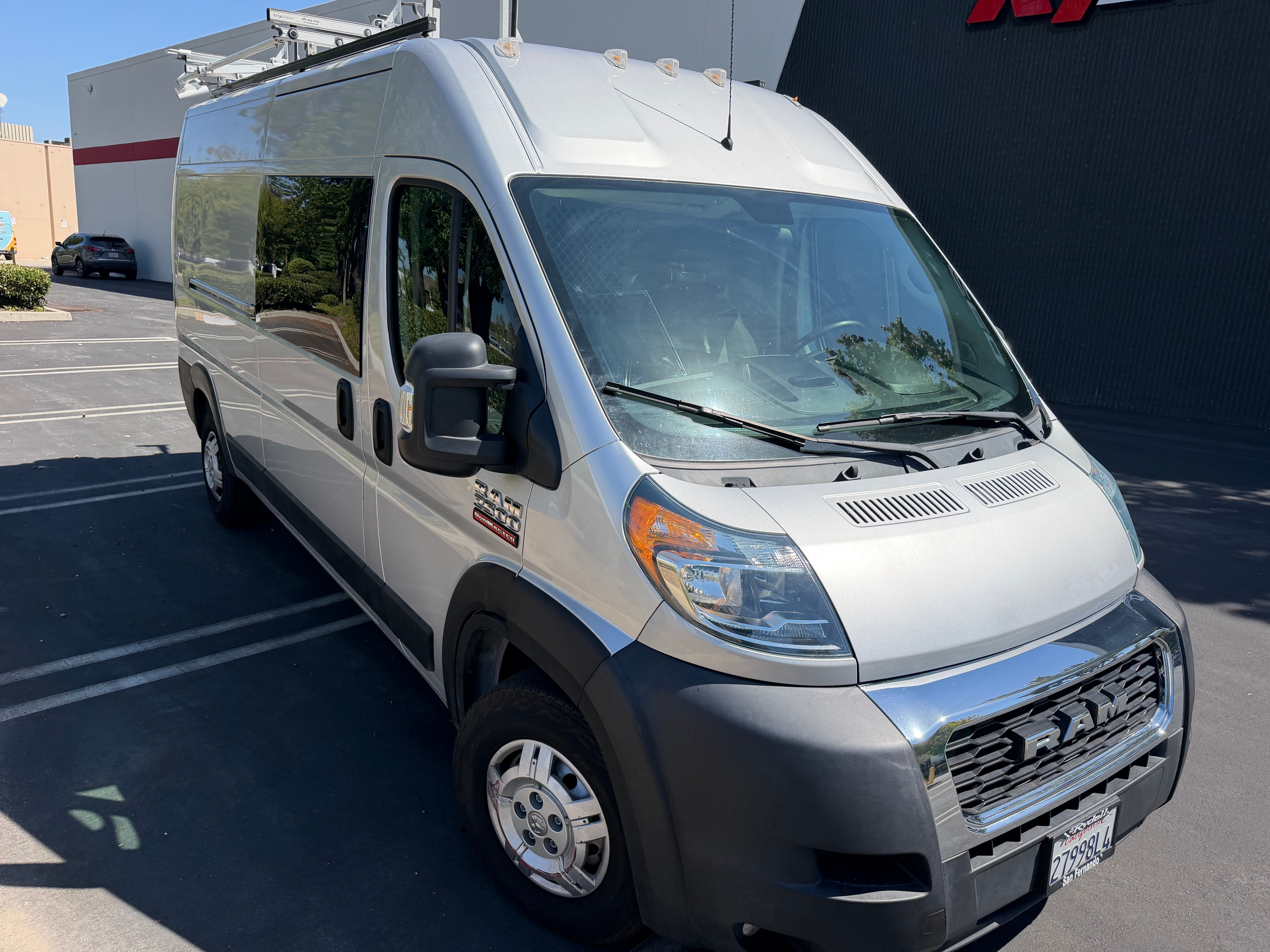 Used 2021 RAM ProMaster 2500 w/ Convenience Group FWD image 1