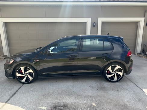Used 2018 Volkswagen GTI SE FWD image 6
