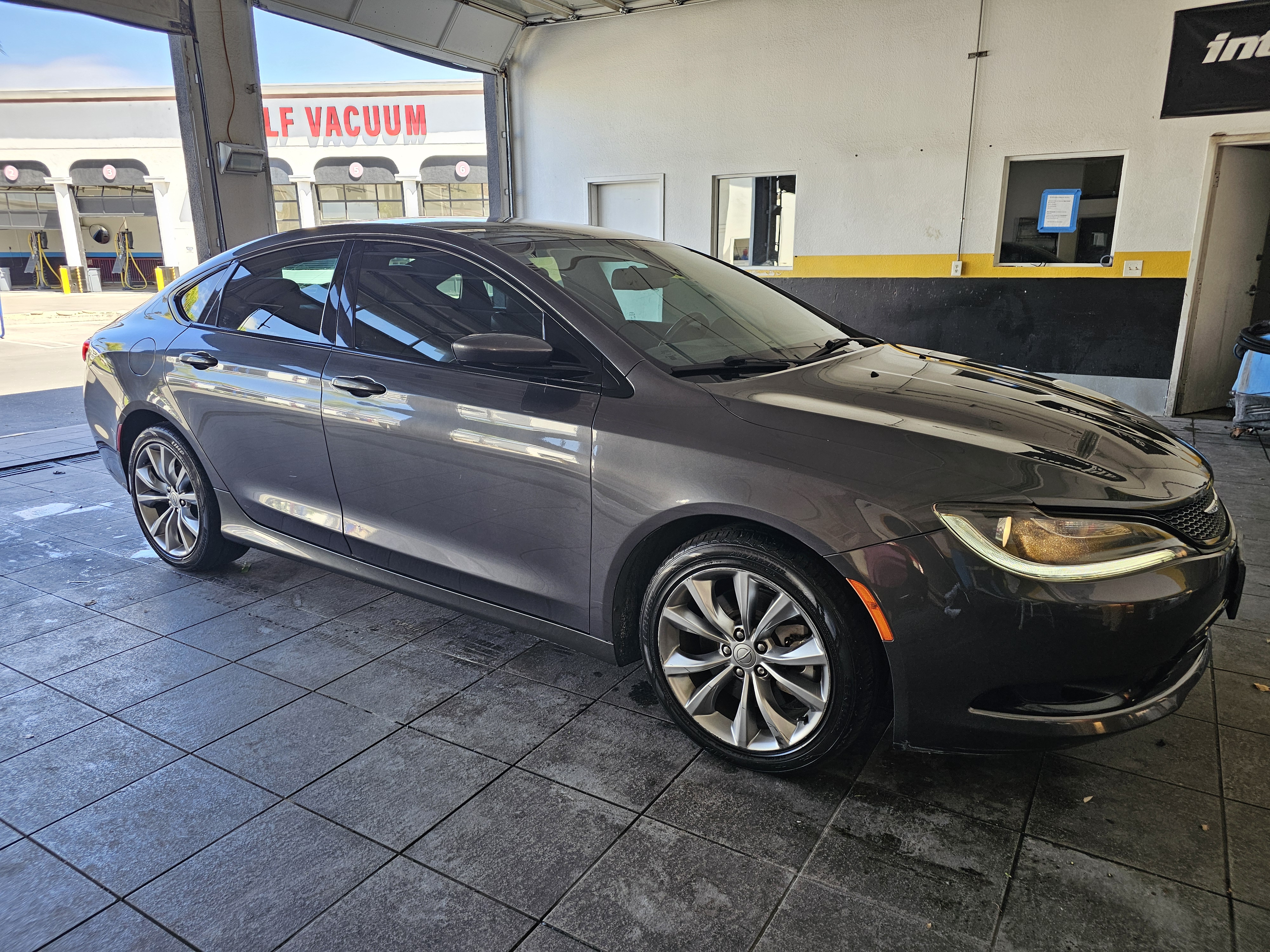 Used 2016 Chrysler 200 S FWD image 1