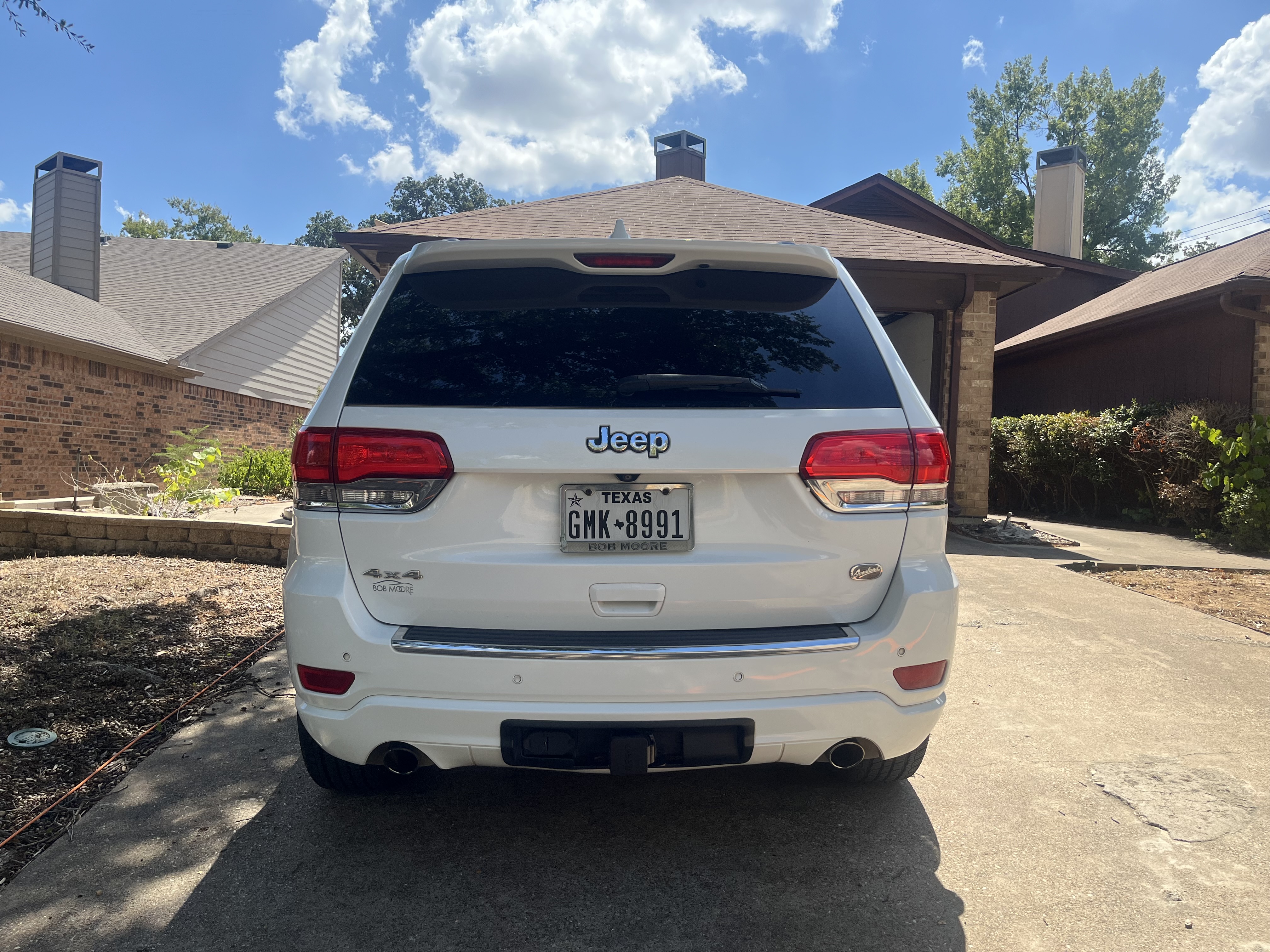 Used 2014 Jeep Grand Cherokee Overland w/ Advanced Technology Group AWD/4WD image 9