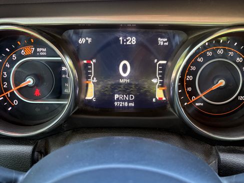 Used 2021 Jeep Wrangler Unlimited Sahara w/ Uconnect 4C Nav & Sound Group AWD/4WD image 20