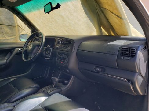 Used 2002 Volkswagen Cabrio GLX image 1