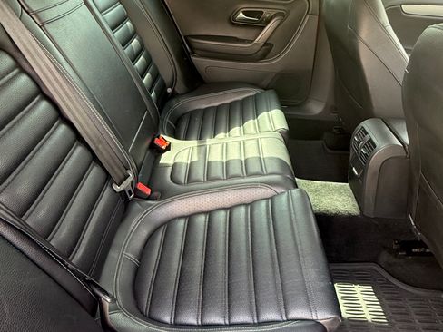 Used 2013 Volkswagen CC Sport image 8
