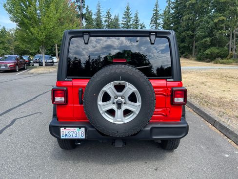 Used 2021 Jeep Wrangler Unlimited Sport AWD/4WD image 8