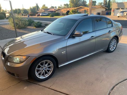 Used 2010 BMW 328i xDrive Sedan image 2