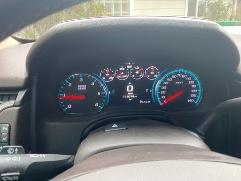 Used 2016 Chevrolet Suburban LTZ image 9