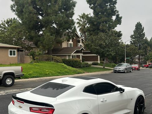 Used 2018 Chevrolet Camaro SS image 6