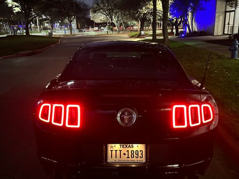 Used 2014 Ford Mustang Coupe image 9