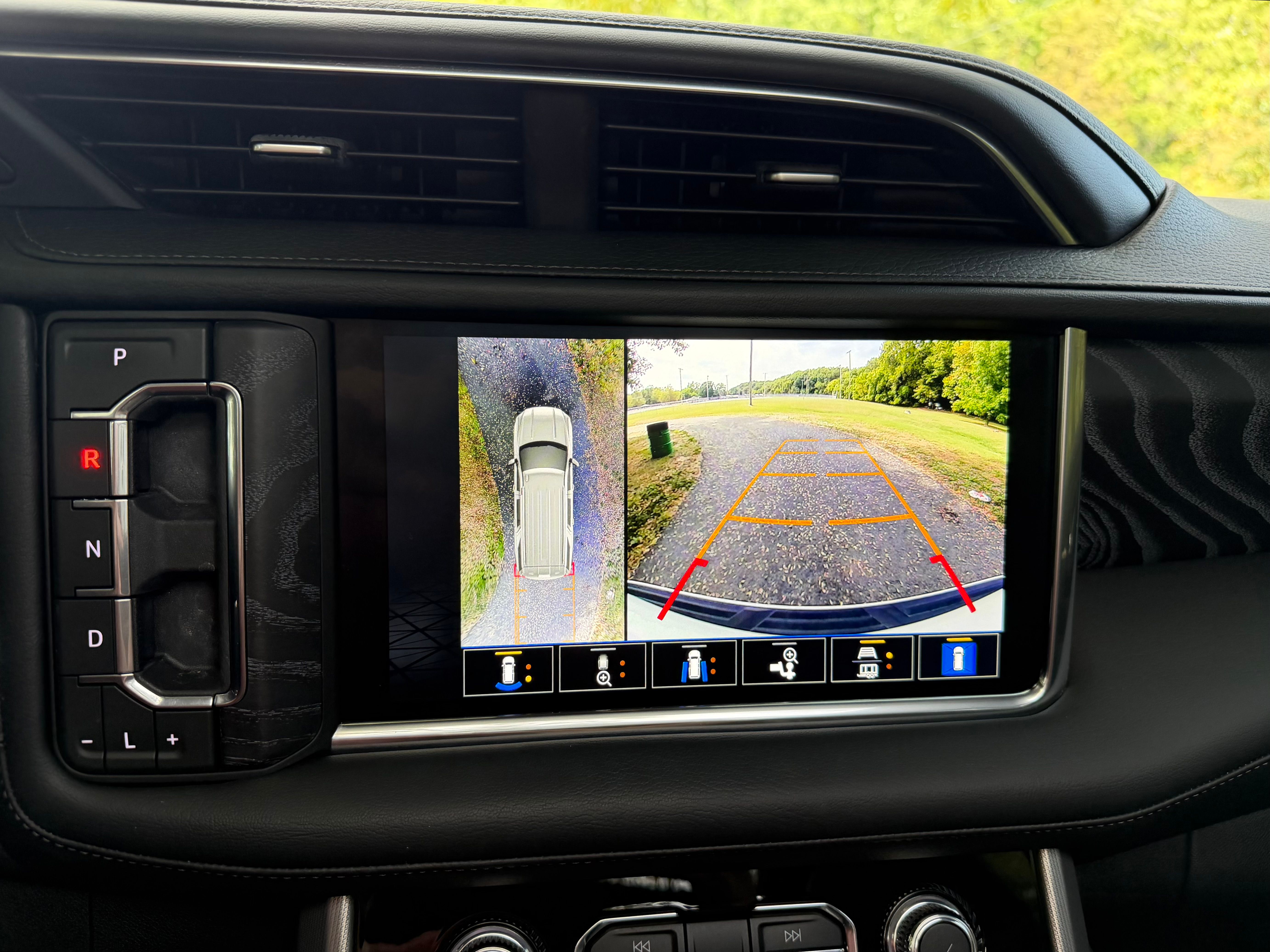 Used 2023 GMC Yukon Denali AWD/4WD image 23