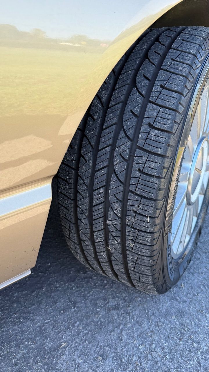Used 2005 Ford Thunderbird RWD image 11