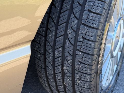 Used 2005 Ford Thunderbird Deluxe image 11