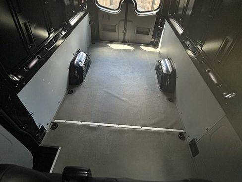 Used 2016 Mercedes-Benz Sprinter 2500 image 13