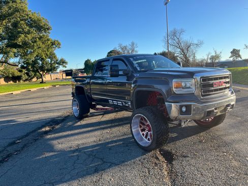 Used 2014 GMC Sierra 1500 SLT w/ SLT Crew Cab Value Package image 2