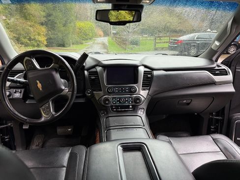 Used 2015 Chevrolet Suburban LTZ image 5