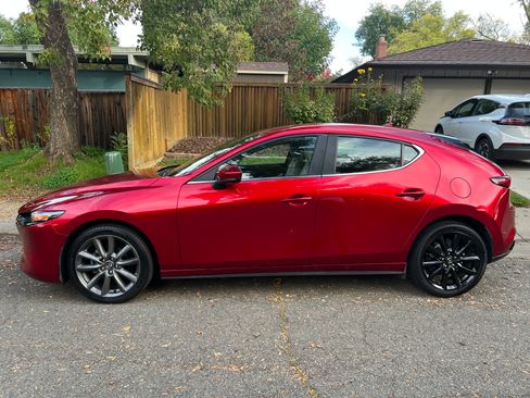 Used 2020 MAZDA MAZDA3 Hatchback w/ Preferred Package image 4