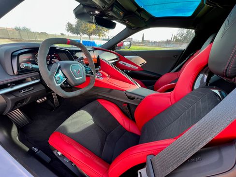 Used 2024 Chevrolet Corvette Stingray Preferred Cpe w/ Z51 Performance Package image 10