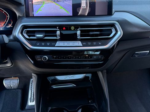 Used 2025 BMW X4 xDrive30i w/ M Sport Package image 11