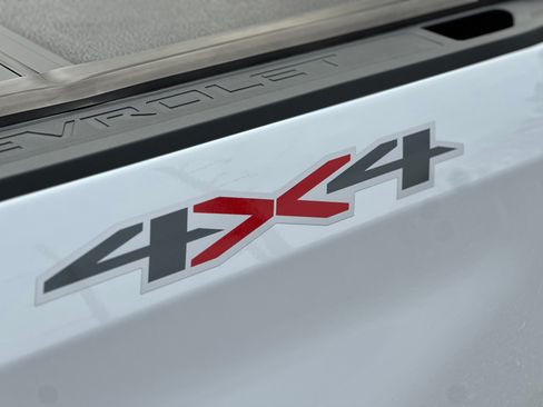 Used 2023 Chevrolet Silverado 1500 LTZ image 10