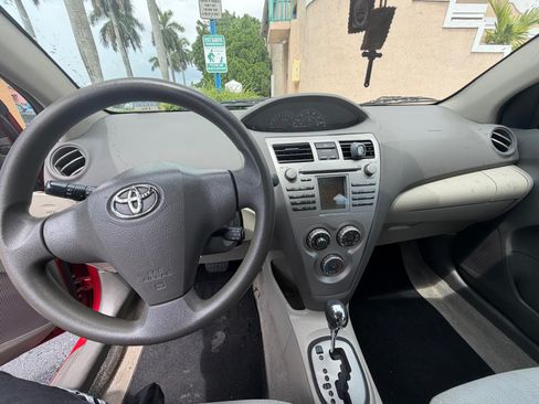 Used 2009 Toyota Yaris Sedan FWD image 11