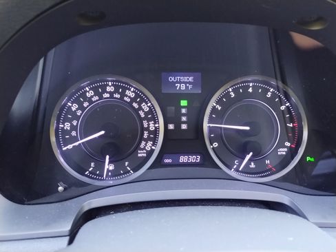 Used 2014 Lexus IS 250C w/ Luxury Package RWD image 19