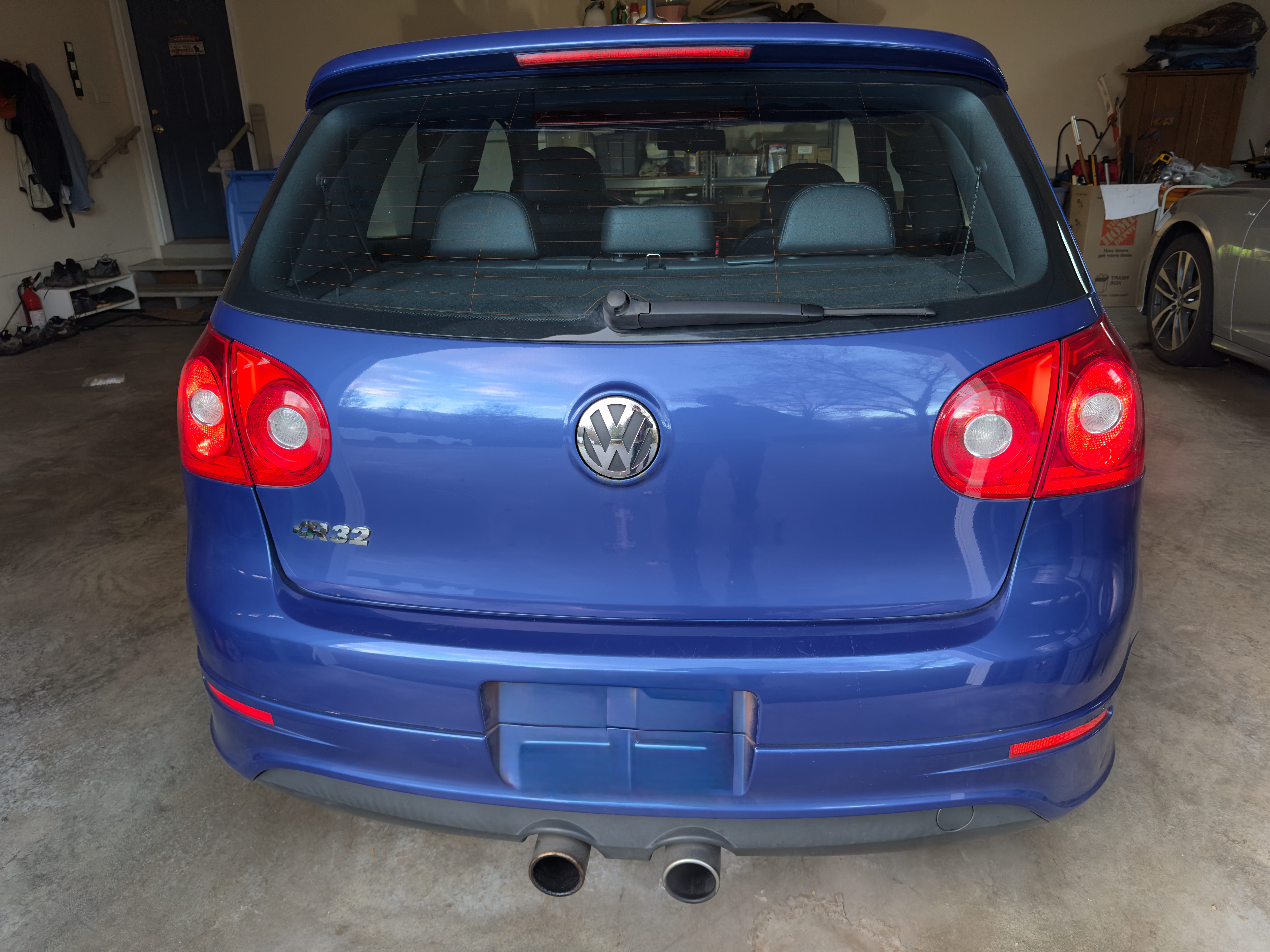Used 2008 Volkswagen R32 AWD/4WD image 11