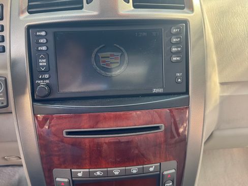 Used 2006 Cadillac XLR image 12